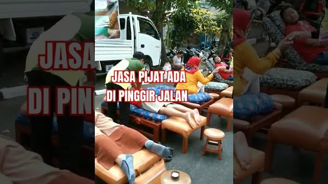 Viral..! ada jasa pijat di tenga jalan #short #jasapijat Viral..! ada jasa pijat di tenga jalan #short #jasapijat