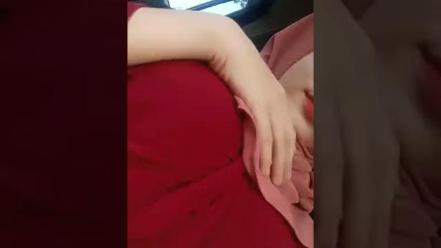 Jilboob merah Jilboob merah