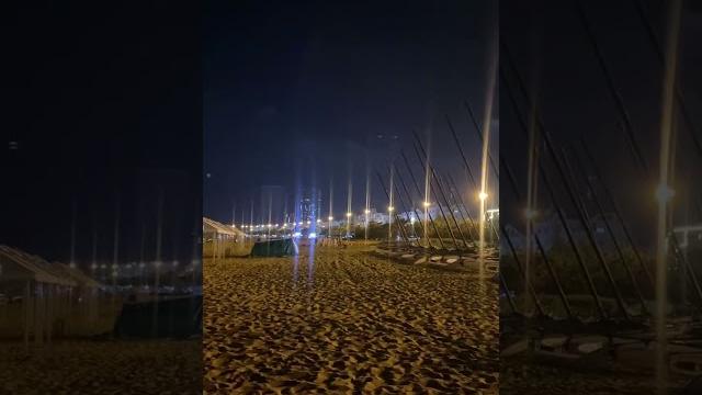 不一样的感觉,把鞋丢下 光着脚丫踩沙滩。#威海 不一样的感觉,把鞋丢下 光着脚丫踩沙滩。#威海