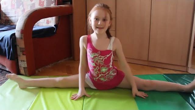 Yoga challenge my girlfriends gymnastics katyusha, anzhela, alyona -stretching, flexibility to music Yoga challenge my girlfriends gymnastics katyusha, anzhela, alyona -stretching, flexibility to music