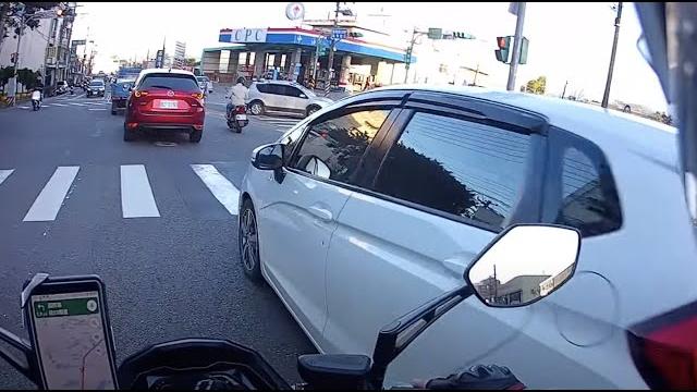 被嚇到爆粗口 被嚇到爆粗口
