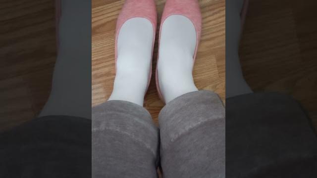 红鞋白袜脚 红鞋白袜脚