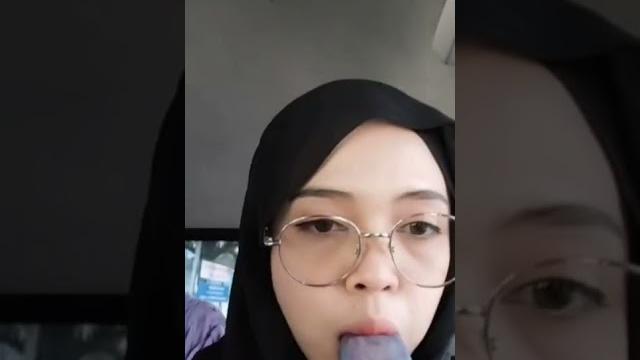 Makan es krim dalam mobil Makan es krim dalam mobil
