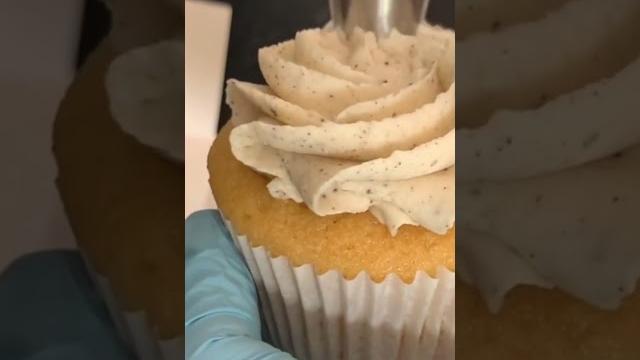 Oreo golden cupcake#shorts Oreo golden cupcake#shorts