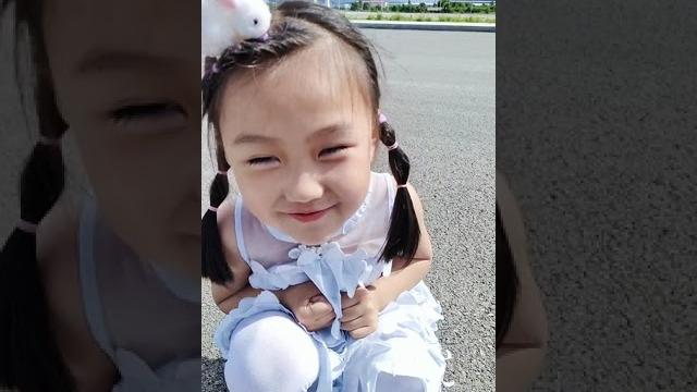 (手机摄影) 小猪佩奇棒棒糖也可以拍出有趣的创意照片来,你学废了吗 (手机摄影) 小猪佩奇棒棒糖也可以拍出有趣的创意照片来,你学废了吗