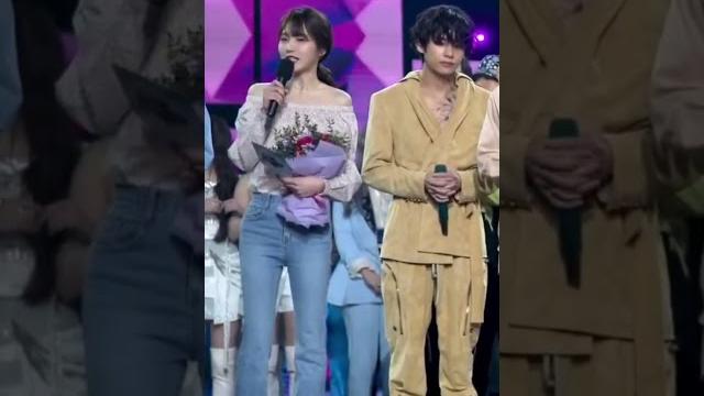 Shin ye-eun was surprised and taehyung like nothing happened Shin ye-eun was surprised and taehyung like nothing happened