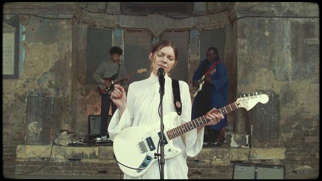 Rosie lowe - mango (live) Rosie lowe - mango (live)