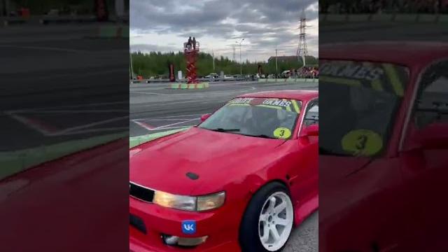 Toyota mark 2 едет на дрифт Toyota mark 2 едет на дрифт