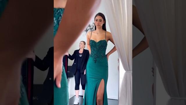 Imperial a glamorous fitting skirt - wear strapless emerakd green #model #style #outfit #shorts Imperial a glamorous fitting skirt - wear strapless emerakd green #model #style #outfit #shorts