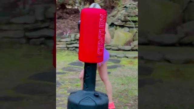 Melly mayweather with the correct form... or not #blonde #bikini #boxing #fitness #fit#entertainment Melly mayweather with the correct form... or not #blonde #bikini #boxing #fitness #fit#entertainment