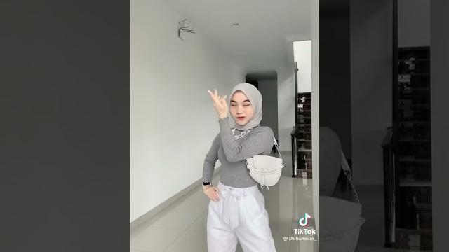 Hot tiktok hijab style cantik Hot tiktok hijab style cantik