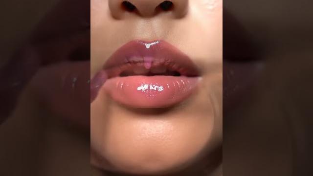 Glossy lips & powder puffs asmr Glossy lips & powder puffs asmr