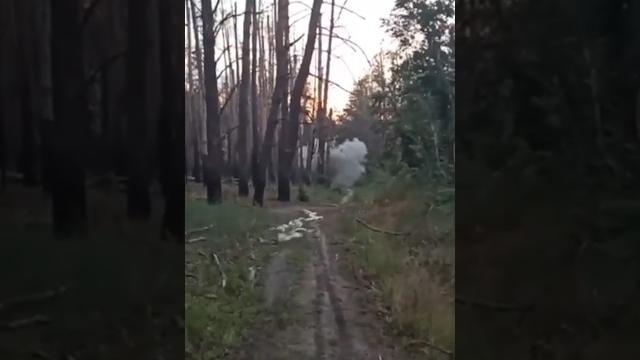 Русская смекалочка! бойцы ножницами сбили fpv-дрон всу Русская смекалочка! бойцы ножницами сбили fpv-дрон всу