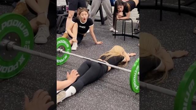 엉덩이가 크면 유리한 챌린지⁉️ barbell challenge 엉덩이가 크면 유리한 챌린지⁉️ barbell challenge