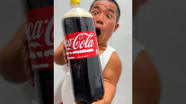 Torung comedy: giant bottle of cocacola Torung comedy: giant bottle of cocacola