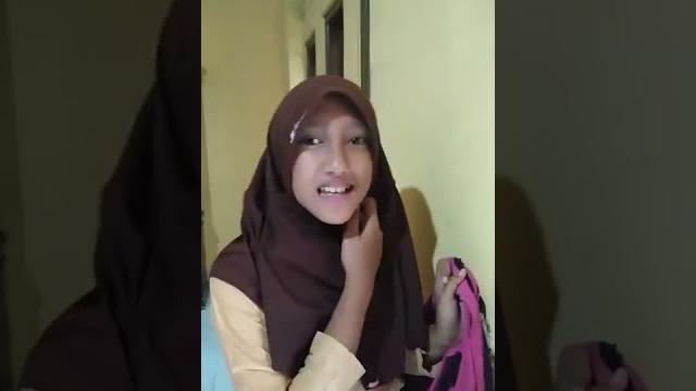 Cewe ini lupa hari Cewe ini lupa hari