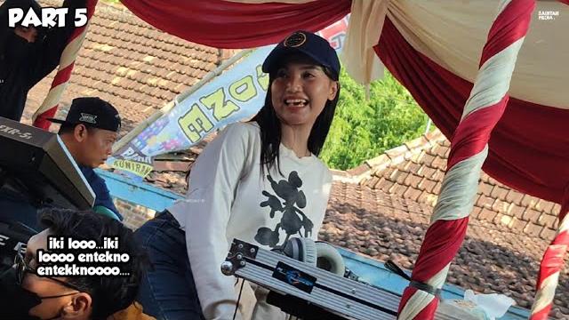 Dj dian cantika karnaval sedekah bumi dukuh babadan desa kuniran batangan pati 18 juni 2023 | part 5 Dj dian cantika karnaval sedekah bumi dukuh babadan desa kuniran batangan pati 18 juni 2023 | part 5