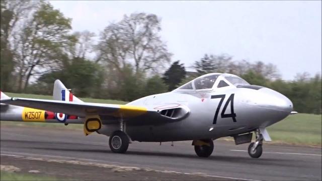 Vampire rips up runway at halfpenny green Vampire rips up runway at halfpenny green