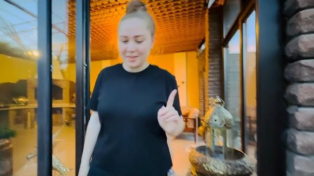 Почти интервью по пятницам! мы вечером отмечаем день россии и впервые готовим мясо в тандыре! Почти интервью по пятницам! мы вечером отмечаем день россии и впервые готовим мясо в тандыре!