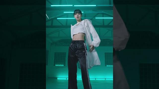 Adidas originals l watch us move l black pink l lisa Adidas originals l watch us move l black pink l lisa