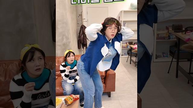 여사친 앞에서 터미널 댄스를 췄더니..? ㅋㅋㅋㅋ !!!! #shorts -홍팸 여사친 앞에서 터미널 댄스를 췄더니..? ㅋㅋㅋㅋ !!!! #shorts -홍팸