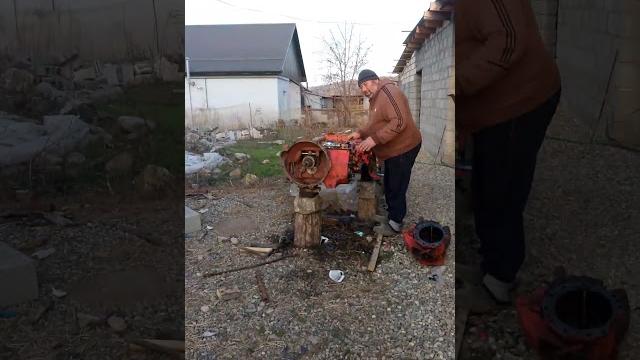 Дядя хусей подарили трактор. Дядя хусей подарили трактор.