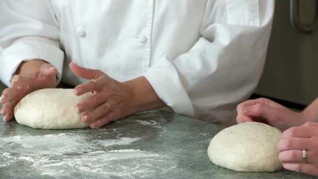 Sourdough bread: shaping and baking the bread Sourdough bread: shaping and baking the bread