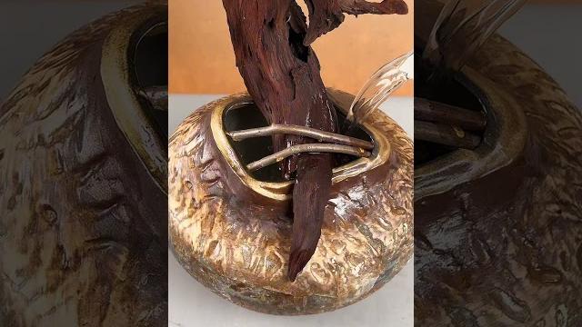 霓裳片片晚妆新,束素亭亭玉殿春。 霓裳片片晚妆新,束素亭亭玉殿春。