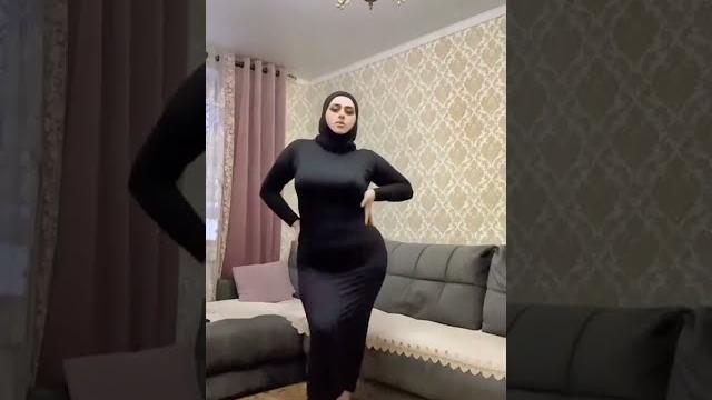 Türbanlı hijap kıvırıyor Türbanlı hijap kıvırıyor