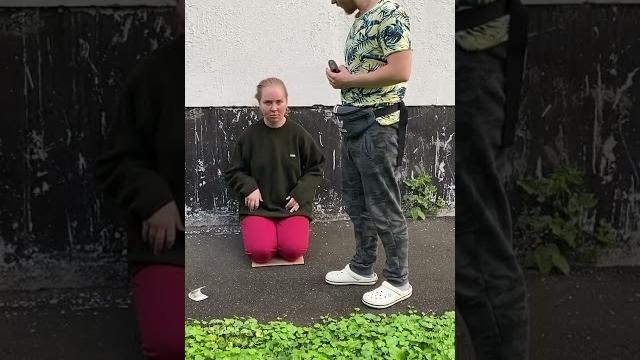 Наглая попрошайка. социальный ролик. Наглая попрошайка. социальный ролик.