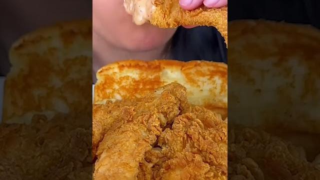 Eating raising canes fried chicken #asmr #food Eating raising canes fried chicken #asmr #food