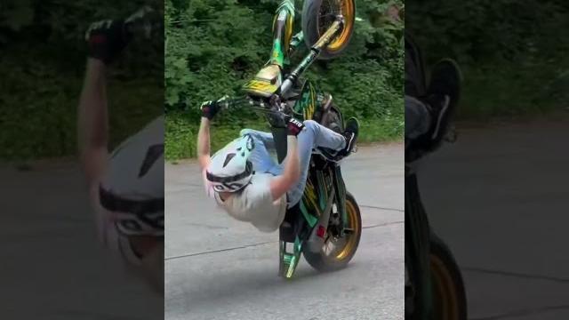 Bike️#supermoto #husqvarna #ktm #supermot #wheelie #stuntriding #4stroke #motolife #exc #stunt Bike️#supermoto #husqvarna #ktm #supermot #wheelie #stuntriding #4stroke #motolife #exc #stunt