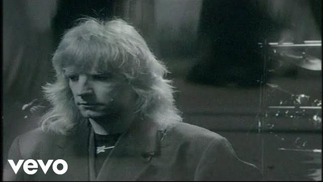 Status quo - in the army now (video) Status quo - in the army now (video)