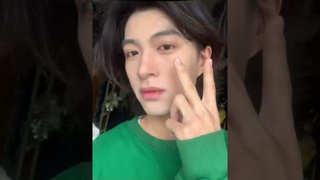 【tik tok】帥哥 日系 長髮 綠色衛衣 抖音 | douyin 【tik tok】帥哥 日系 長髮 綠色衛衣 抖音 | douyin