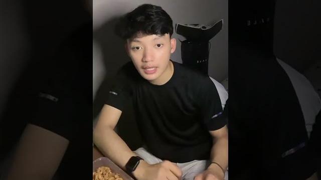 Pijat brondong coba celana baru Pijat brondong coba celana baru