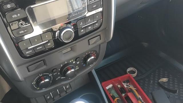 Снятие магнитолы нового ларгуса Снятие магнитолы нового ларгуса