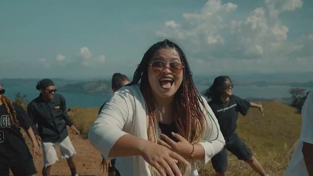 Macepurba - baju hitam x d'ari ( official music video) Macepurba - baju hitam x d'ari ( official music video)