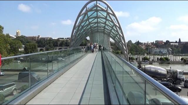 Мост мира,тбилиси,грузия Мост мира,тбилиси,грузия