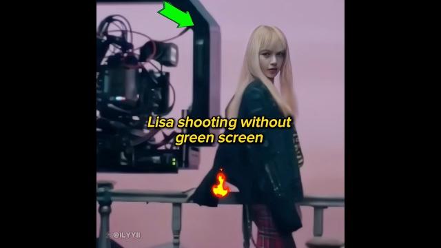 Jisoo's reaction to lisa's shoot without a green screen #lisa #jisoo #blackpink #shorts Jisoo's reaction to lisa's shoot without a green screen #lisa #jisoo #blackpink #shorts