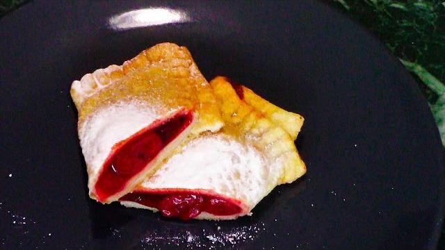 Пирожки с вишней, как в макдональдсе только вкуснее Пирожки с вишней, как в макдональдсе только вкуснее
