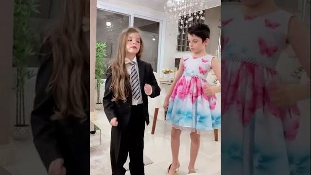 Piero start & helena trocando de roupa muito engraçado Piero start & helena trocando de roupa muito engraçado
