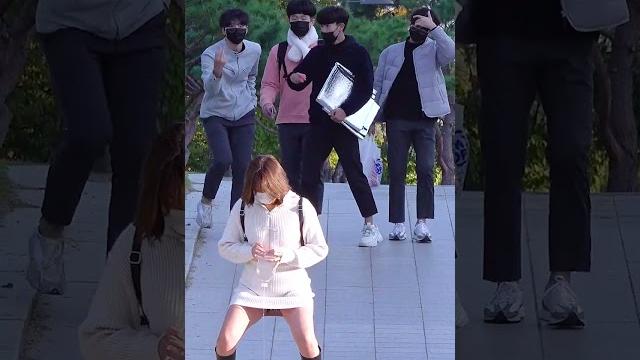 노상방뇨 몰래카메라2탄ㅋㅋㅋ 노상방뇨 몰래카메라2탄ㅋㅋㅋ