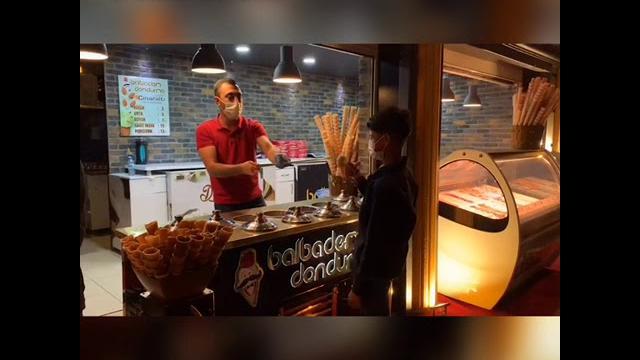 Meşhur dondurmacı Meşhur dondurmacı