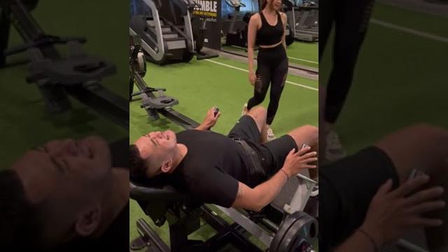 Ketika ngegym bareng partner #lucu #gym #gymlife #fitness #bodybuilding #funnyvideo #funny Ketika ngegym bareng partner #lucu #gym #gymlife #fitness #bodybuilding #funnyvideo #funny