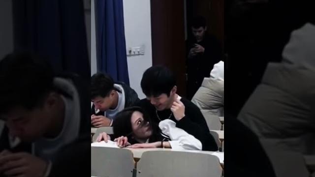잘생긴 남자만 칠 수 있는 장난 잘생긴 남자만 칠 수 있는 장난