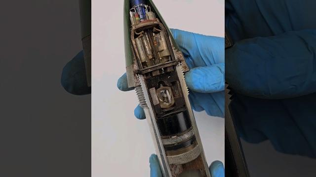 Radio proximity fuze: general electric helps beat kamikazes & win ww2 #military #history #technology Radio proximity fuze: general electric helps beat kamikazes & win ww2 #military #history #technology