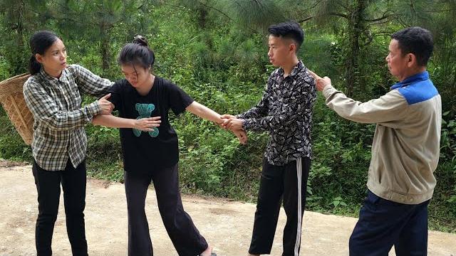 Apa yang akan dilakukan duyen dan ayahnya untuk membantu chi lolos dari cengkeraman long? Apa yang akan dilakukan duyen dan ayahnya untuk membantu chi lolos dari cengkeraman long?