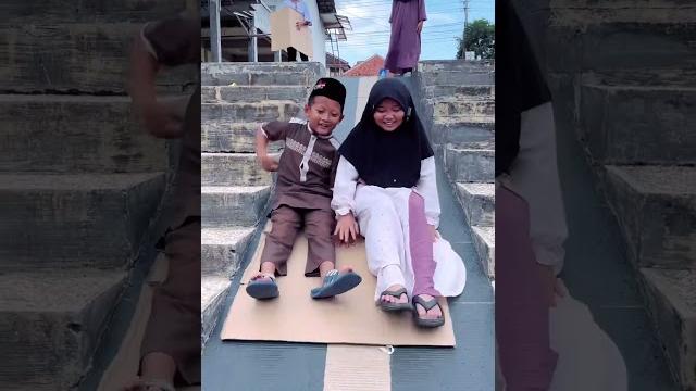 Seluncuran zinan & feby ga sampai finish #viral #dramalucu #trending #komedi #funnyhumor Seluncuran zinan & feby ga sampai finish #viral #dramalucu #trending #komedi #funnyhumor