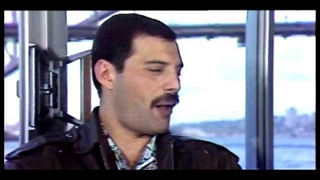 Freddie mercury vs. sid vicious(sex pistols) 1977 Freddie mercury vs. sid vicious(sex pistols) 1977