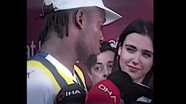Batshuayi röportaj veriyor Batshuayi röportaj veriyor